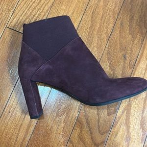 Like new Nine West ankle boots with heels burgundy size 8.5